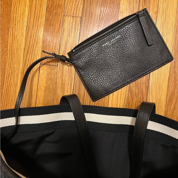 Marc Jacobs Leather Tote Bag Large (comes with dust bag!) - Picture 3 of 13